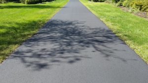 brampton-paving-sealcoating-walk-way